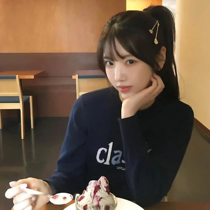 早餐时女歌迷快闪